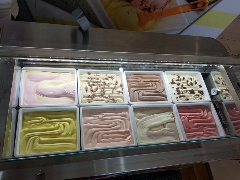 דוכן גלידה לאירועים עגלות גלידה לאירועים מגוון טעמים במחיר לכל כיס רנטליין